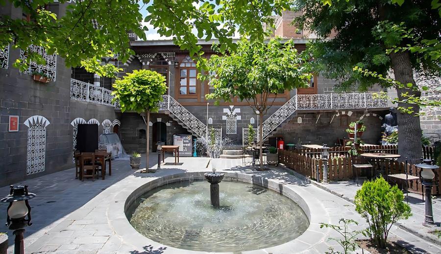 Uçaklı Butik Gaziantep Urfa Mardin Diyarbakır Gap Turu (2 Gece Otel Konaklamalı) — 5/11