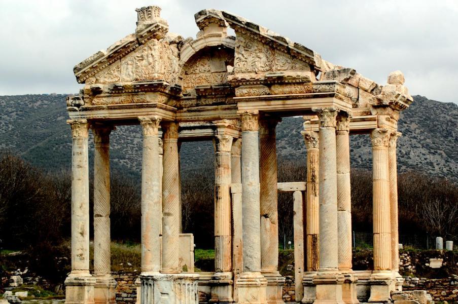 Günübirlik Afrodisias Antik Kenti & Işıklı Göl Turu — 6/7