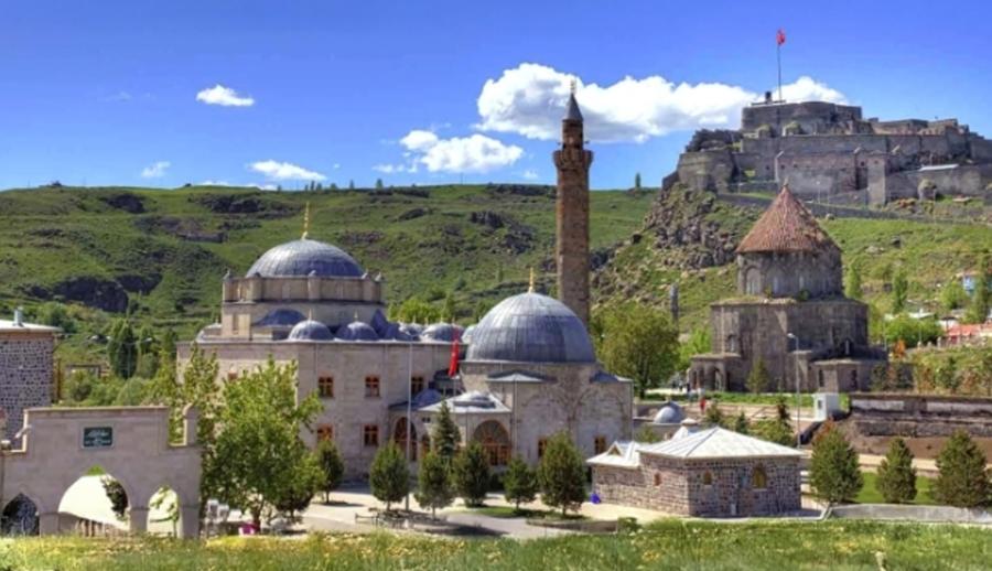 Gezi Tutkunları ile Uçaklı Doğu Ekspresi Turu: Van, Kars, Erzurum — 13/21