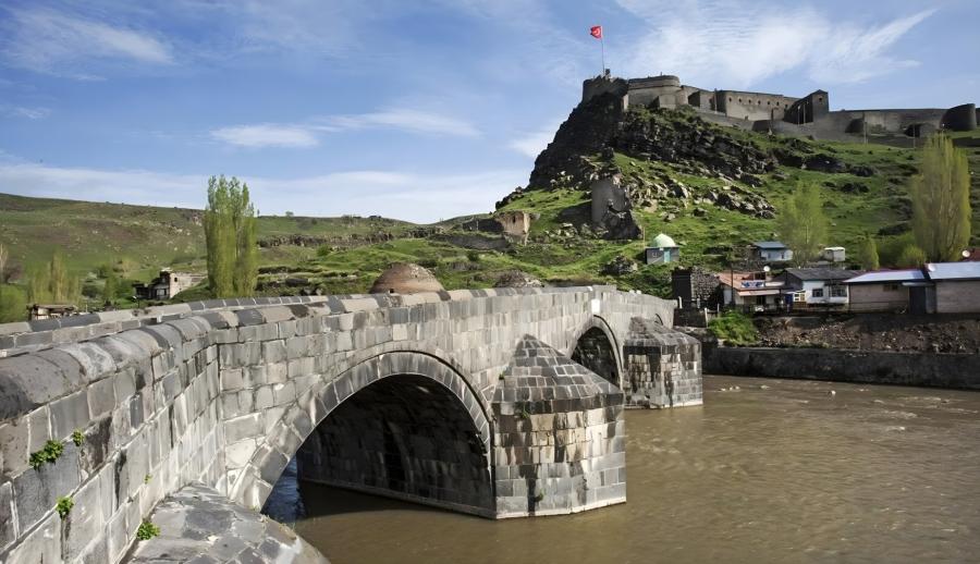 Gezi Tutkunları ile Uçaklı Doğu Ekspresi Turu: Van, Kars, Erzurum — 15/21