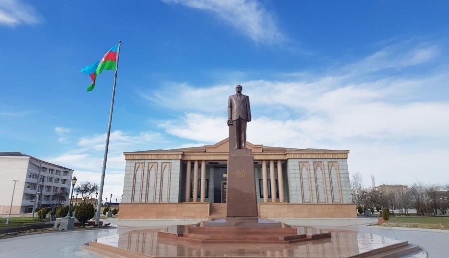 Uçakla Kafkas Üçgeni: Doğu Ekspresi ile Van, Nahçıvan ve Kars Turu — 2/21