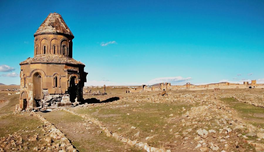 Uçakla Kafkas Üçgeni: Doğu Ekspresi ile Van, Nahçıvan ve Kars Turu — 20/21