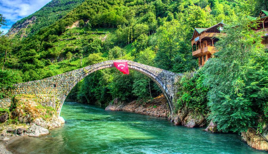 Gezi Tutkunları ile Uçaklı Doğu Karadeniz ve Batum Turu (4 Gece) — 18/21