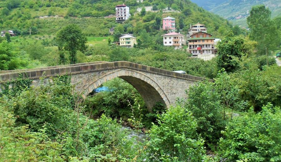 Uçakla Doğu Karadeniz ve Gürcistan Turu: Batum, Tiflis, Kars ve Erzurum — 3/21