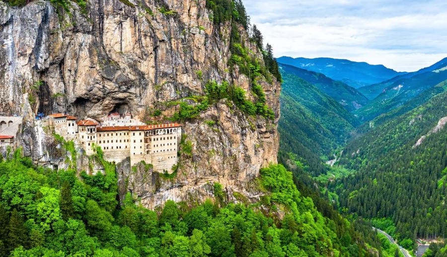 Uçakla Doğu Karadeniz ve Gürcistan Turu: Batum, Tiflis, Kars ve Erzurum — 4/21